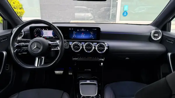 Mercedes-Benz A 250 e AMG Line 20