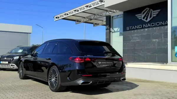 Mercedes-Benz E 300 de AMG Line 9