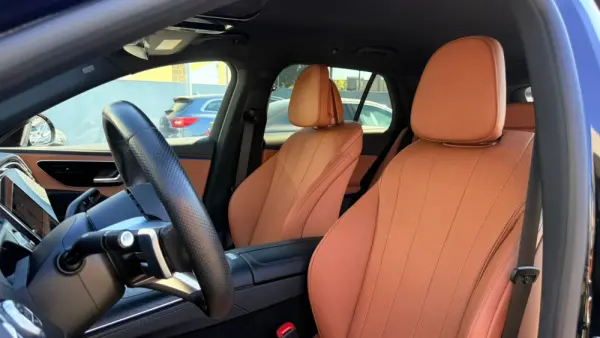 Mercedes-Benz E 300 de AMG Line 14