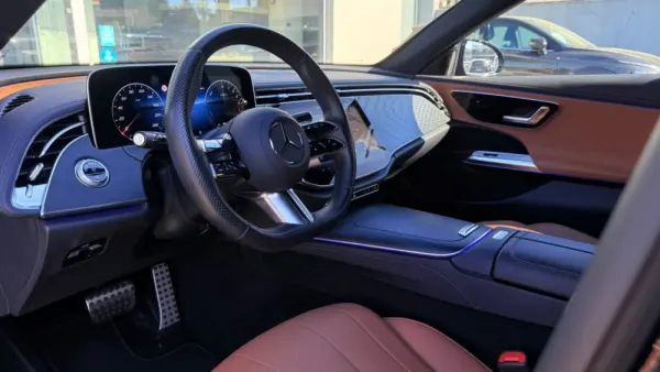 Mercedes-Benz E 300 de AMG Line 13