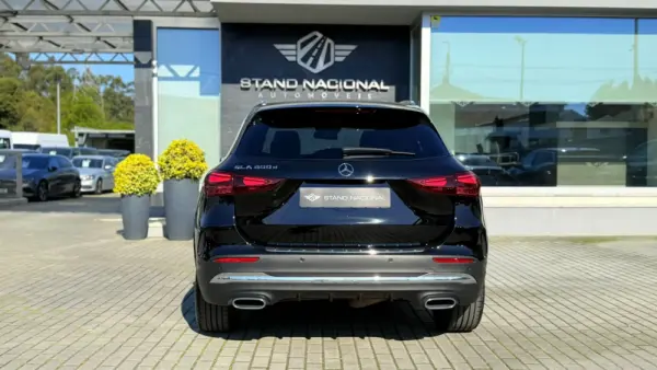 Mercedes-Benz GLA 200 d AMG Line 6