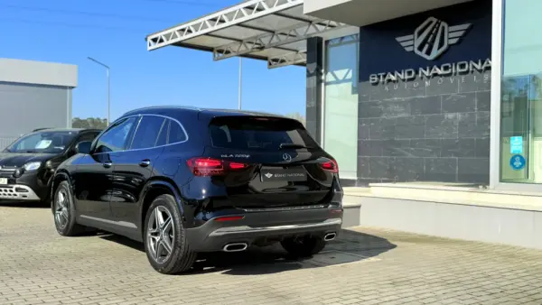 Mercedes-Benz GLA 200 d AMG Line 9