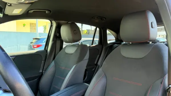 Mercedes-Benz GLA 200 d AMG Line 12