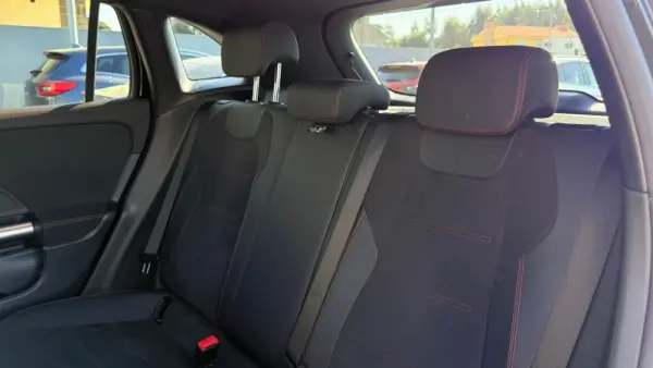 Mercedes-Benz GLA 200 d AMG Line 13