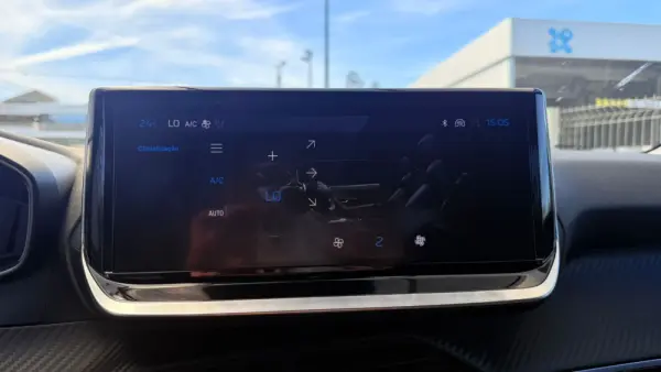 Peugeot 2008 1.2 Hybrid Allure e-DCS6 17