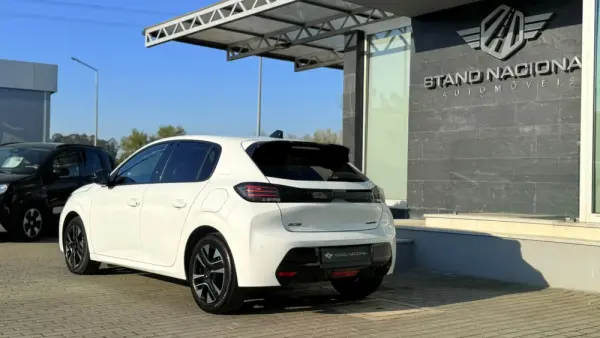 Peugeot 208 Peugeot 208 1.2 Hybrid Allure e-DCS6 9