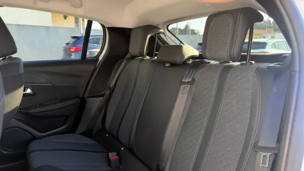 Peugeot 208 Peugeot 208 1.2 Hybrid Allure e-DCS6 12