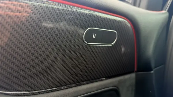 Mercedes-Benz GLB 180 d AMG Line 14