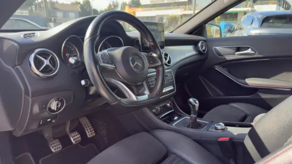 Mercedes-Benz GLA 200 d AMG Line 9