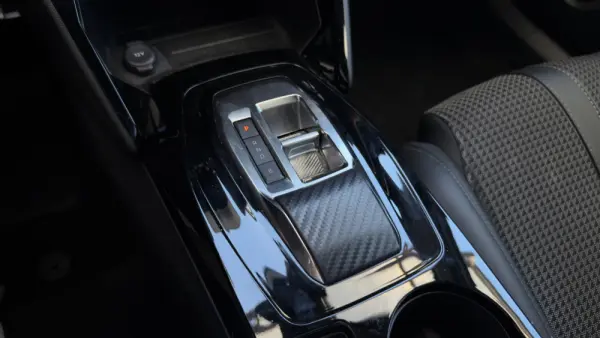 Peugeot e-2008 50 kWh GT 19
