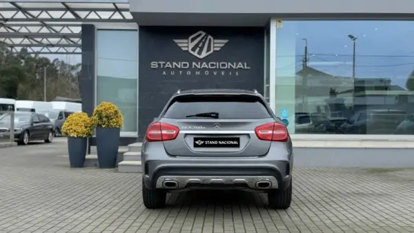 Mercedes-Benz GLA 200 d AMG Line 6