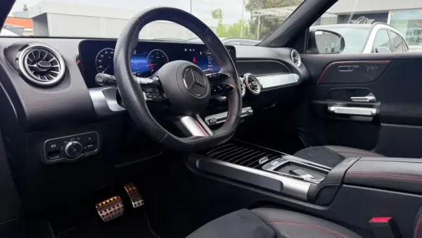 Mercedes-Benz GLB 180 d AMG Line 8