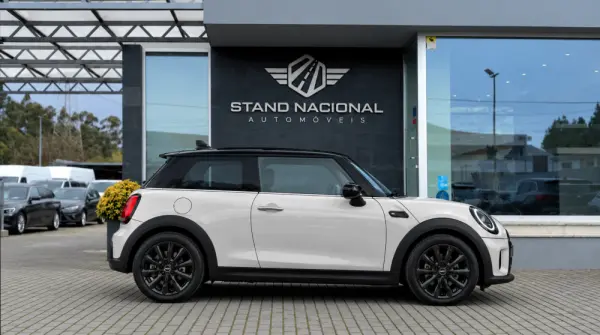 MINI 3 Portas Cooper Auto 4