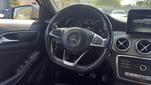 Mercedes-Benz GLA 200 d AMG Line 14