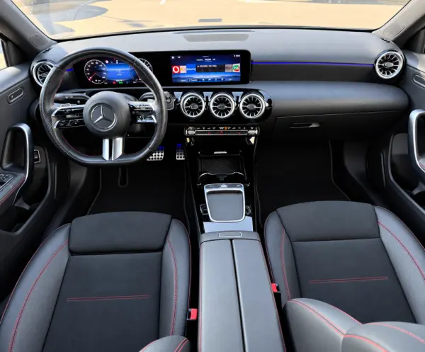 Mercedes-Benz A 250 e AMG Line 11
