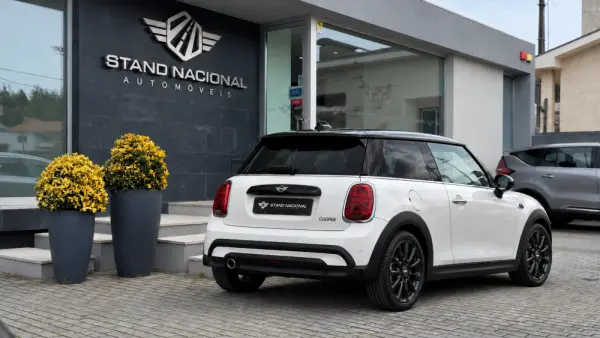 MINI 3 Portas Cooper Auto 5