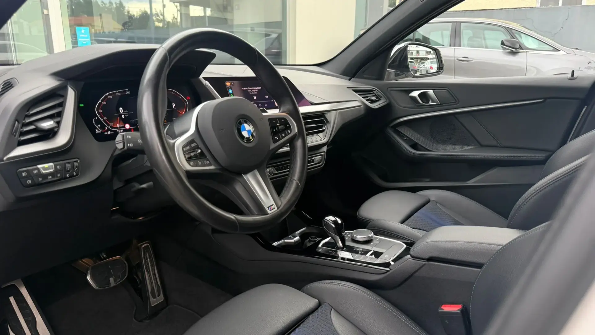 BMW 116 d Pack Desportivo M Auto 10