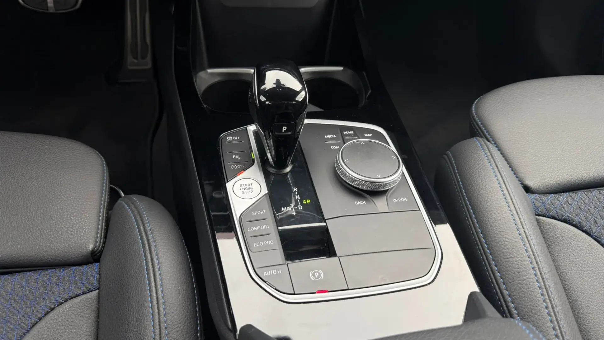 BMW 116 d Pack Desportivo M Auto 15