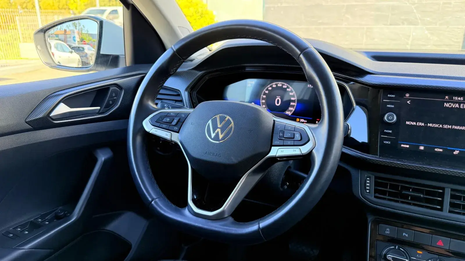 Volkswagen T-Cross 1.0 TSI Life DSG 13