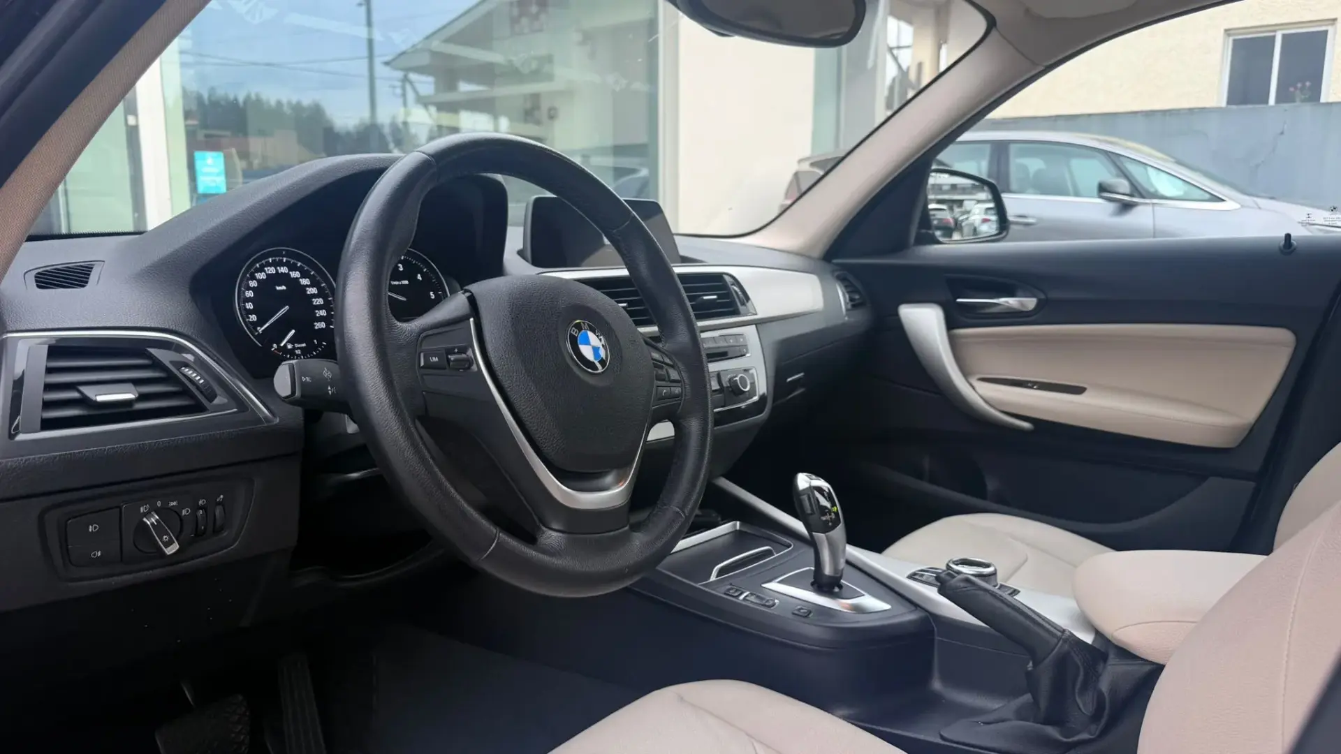 BMW 116 d Aut. Advantage 15