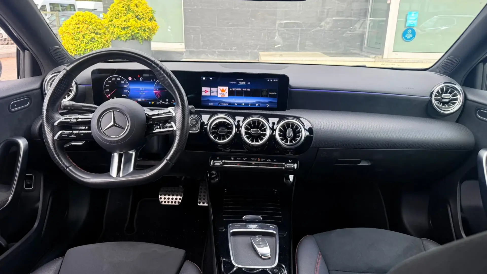 Mercedes-Benz A 180 Limousine d AMG Line Aut. 16