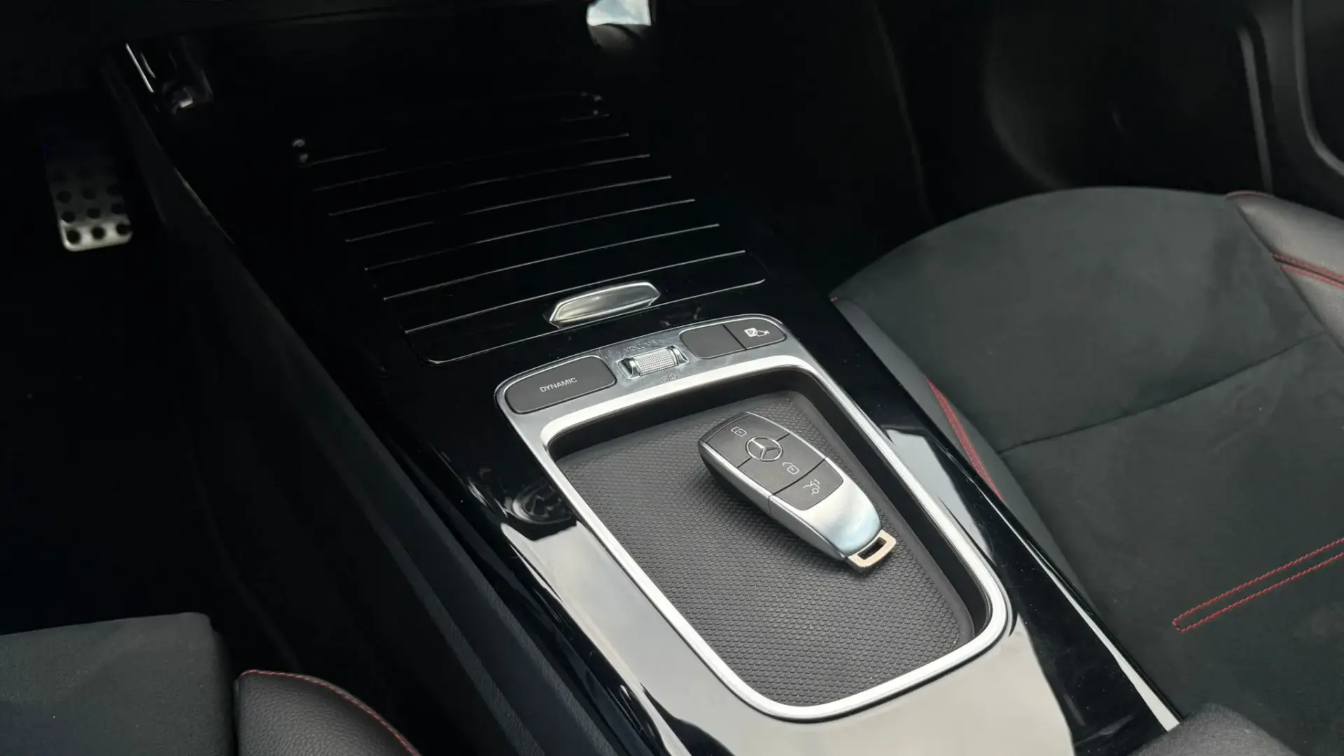 Mercedes-Benz A 180 Limousine d AMG Line Aut. 19