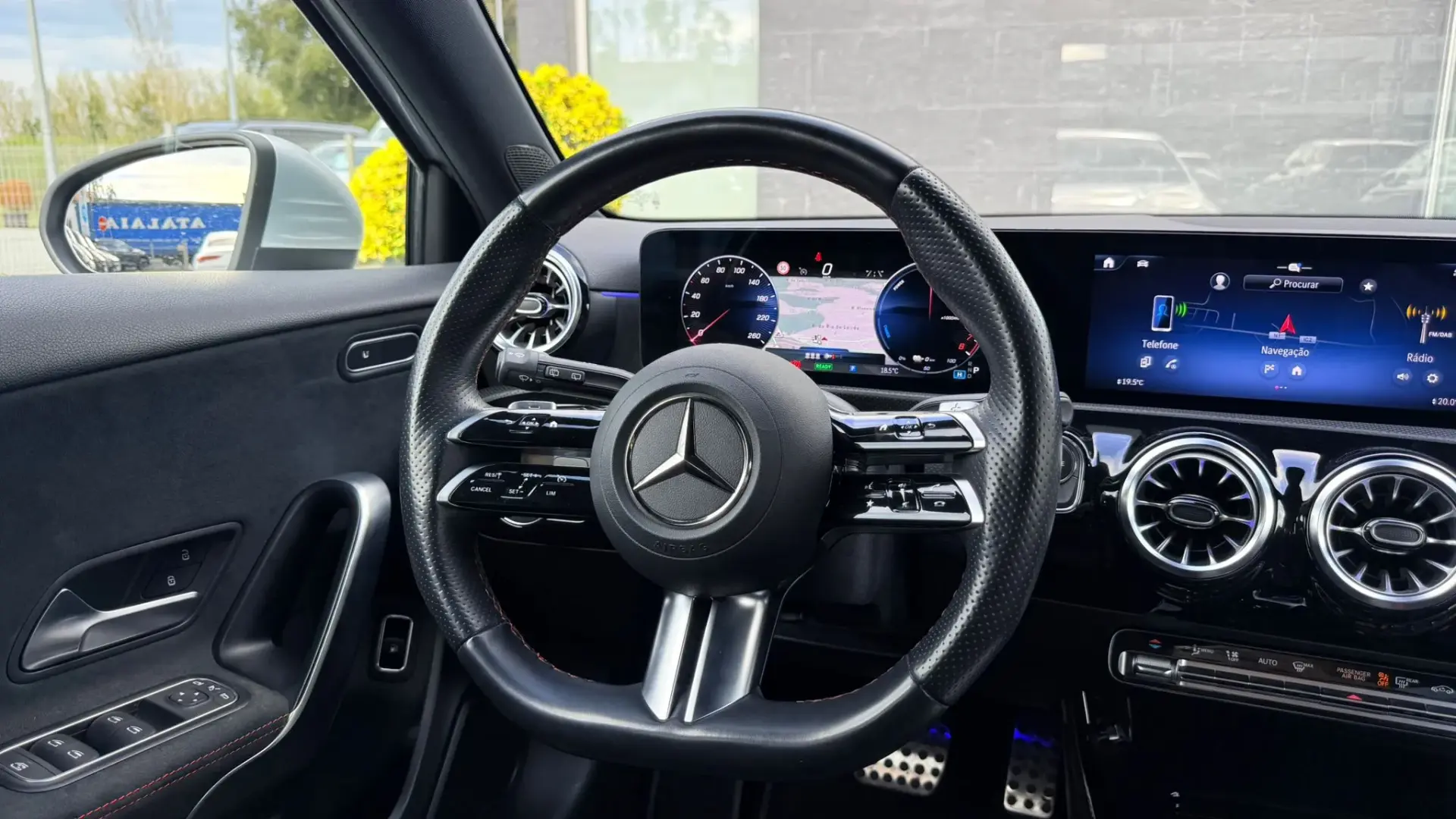 Mercedes-Benz A 250 e AMG Line 19