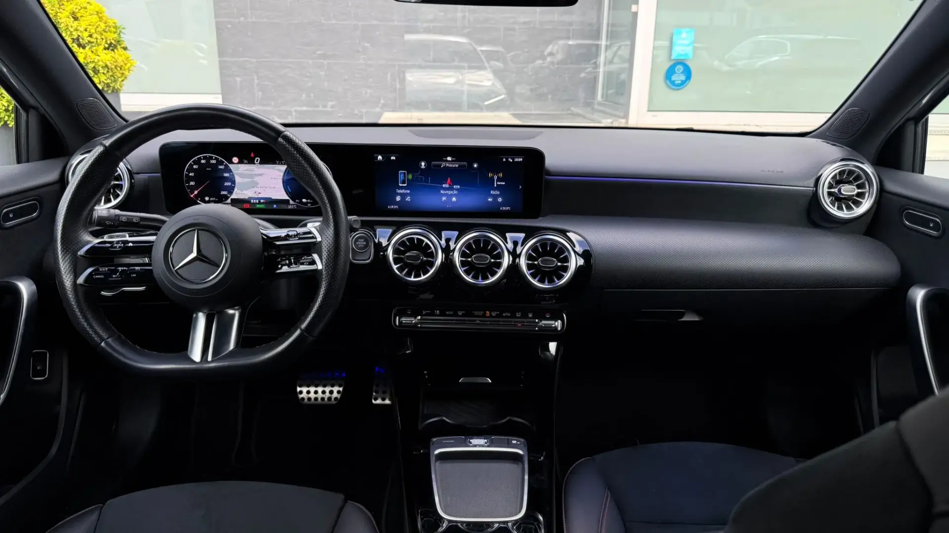 Mercedes-Benz A 250 e AMG Line 20