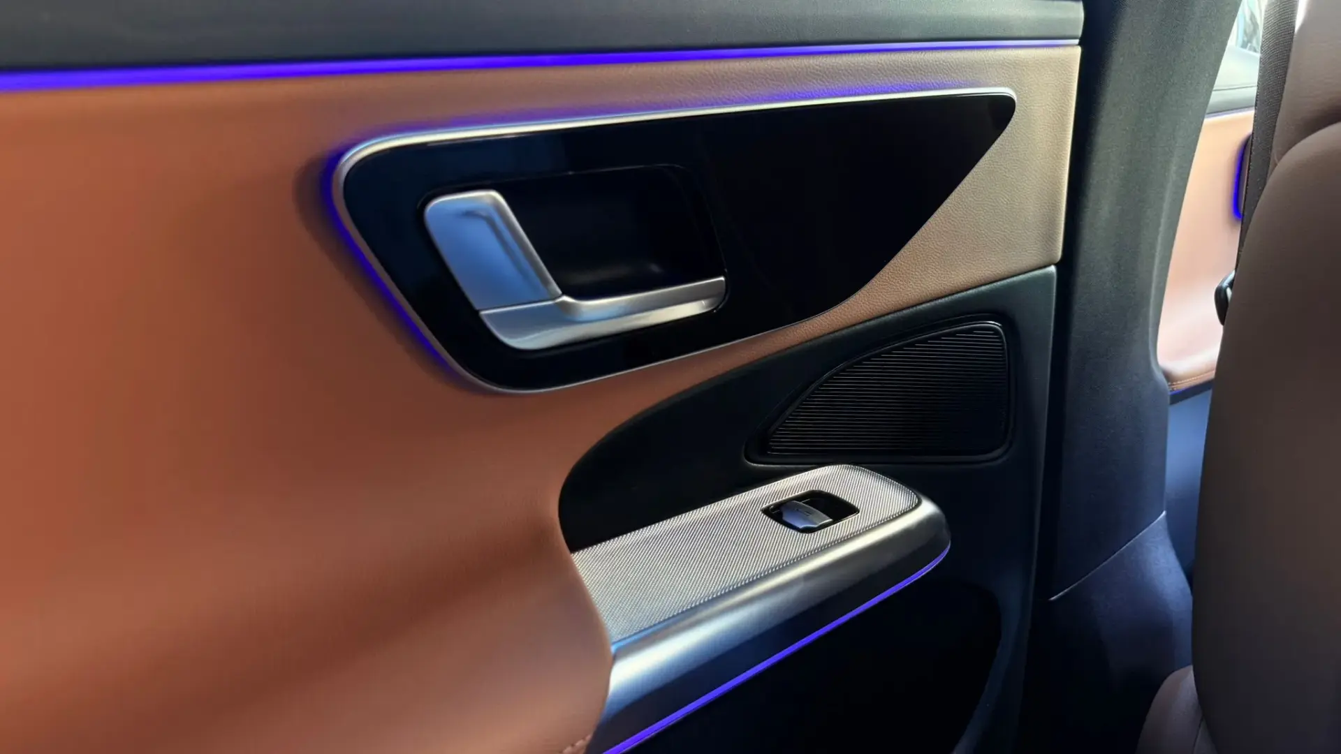 Mercedes-Benz E 300 de AMG Line 19