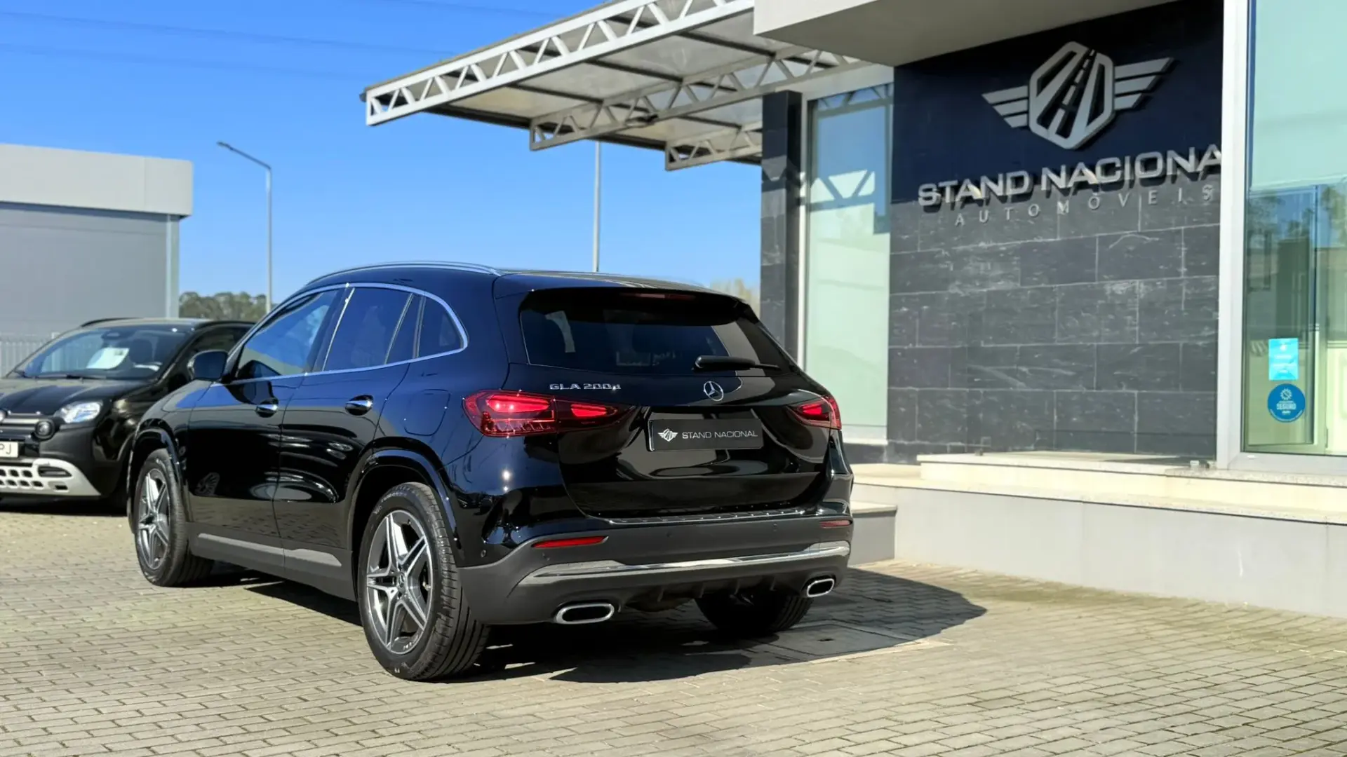 Mercedes-Benz GLA 200 d AMG Line 9