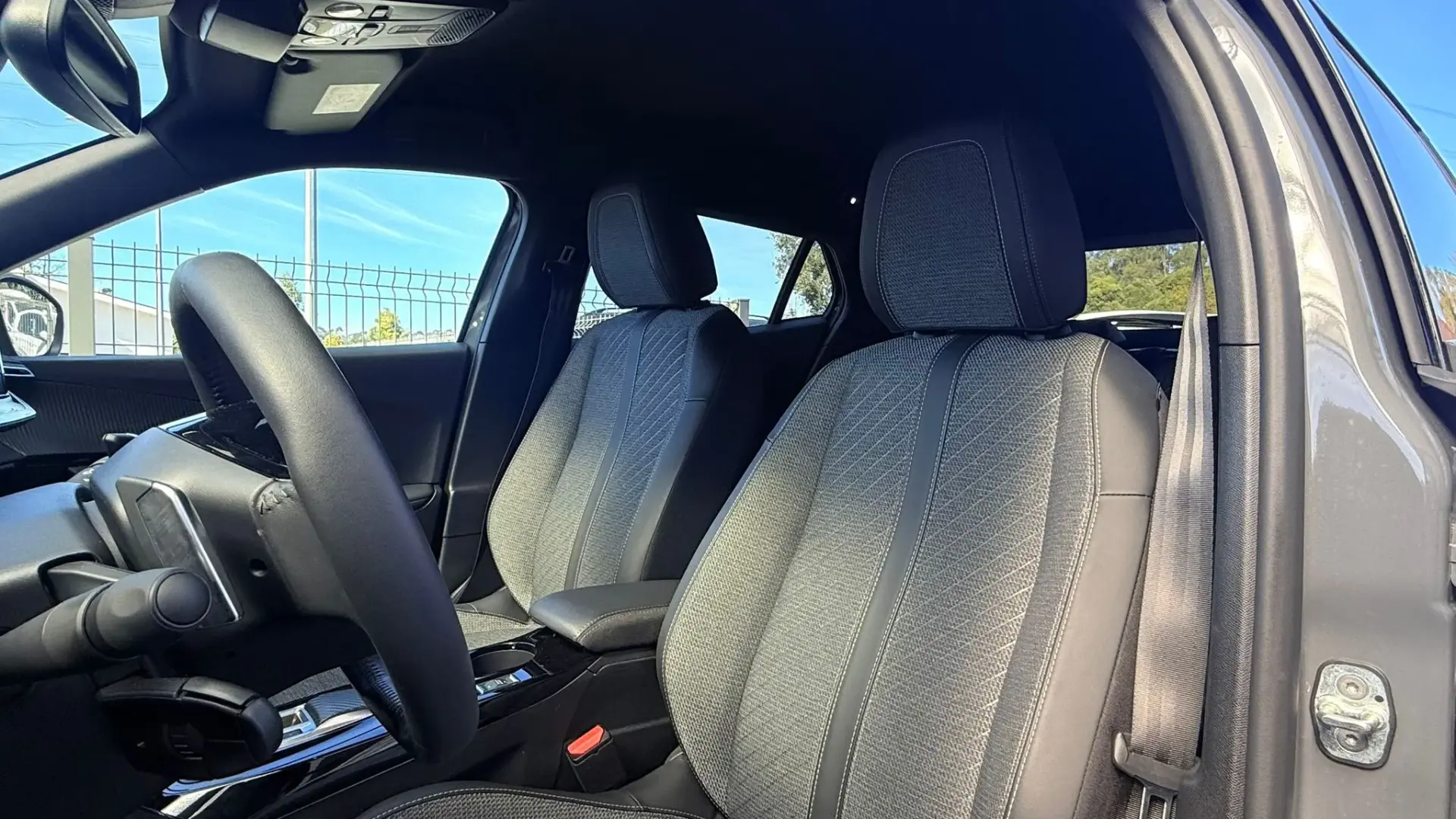 Peugeot 2008 1.2 Hybrid Allure e-DCS6 10