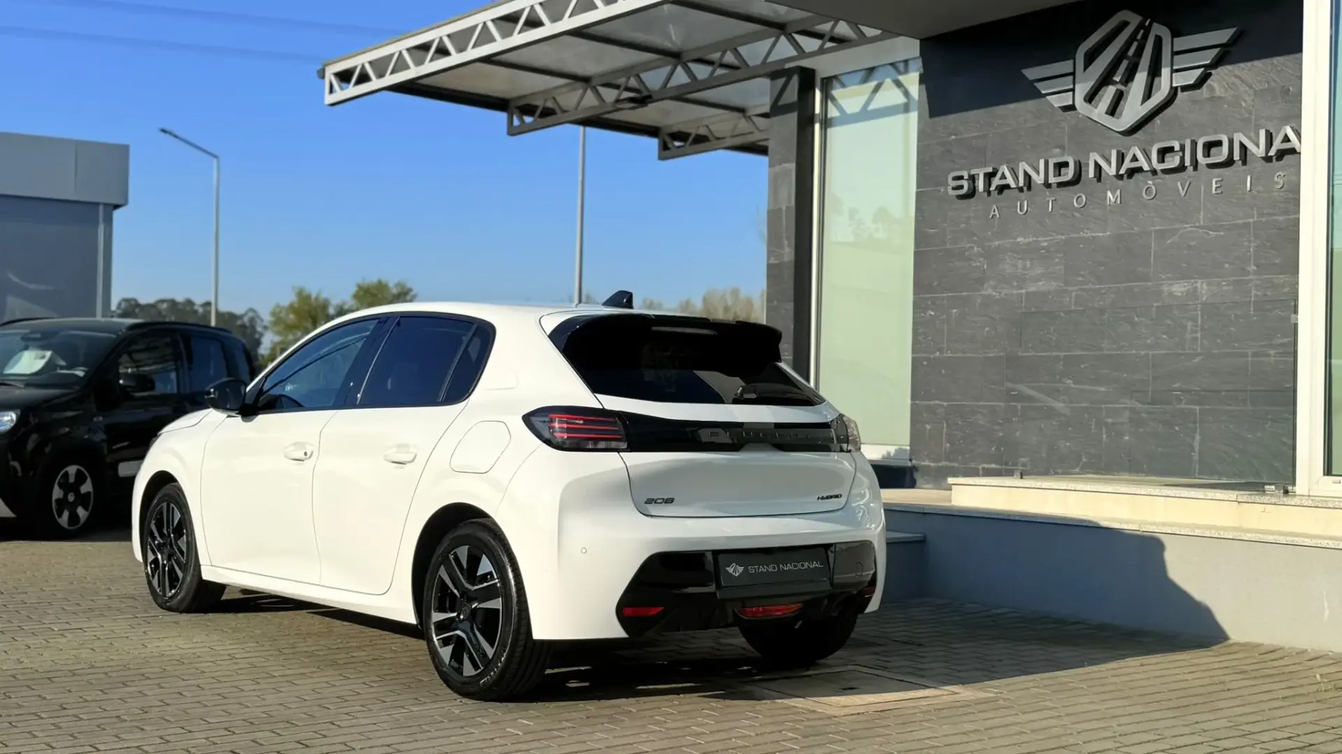 Peugeot 208 Peugeot 208 1.2 Hybrid Allure e-DCS6 9