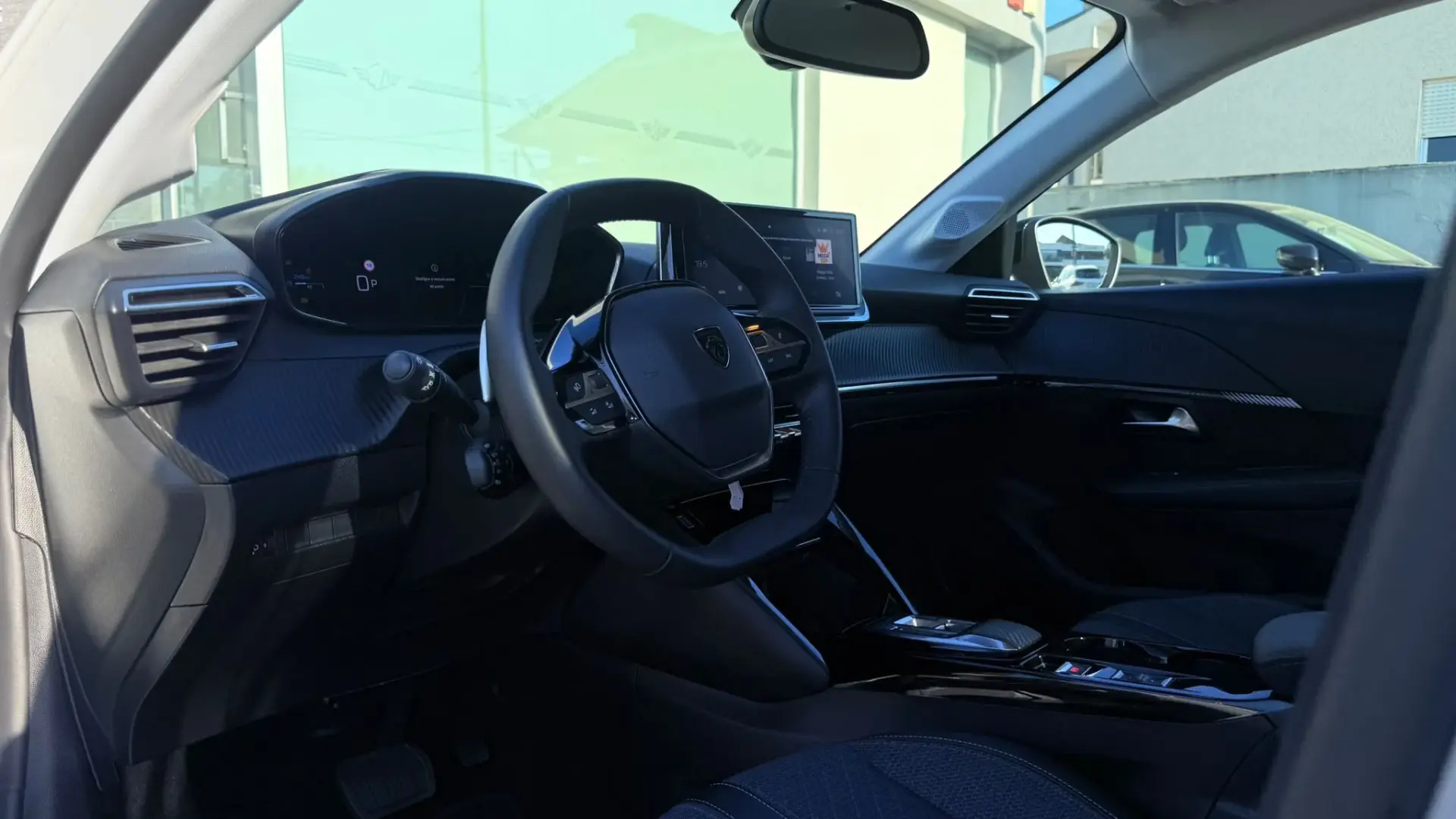 Peugeot 208 Peugeot 208 1.2 Hybrid Allure e-DCS6 10