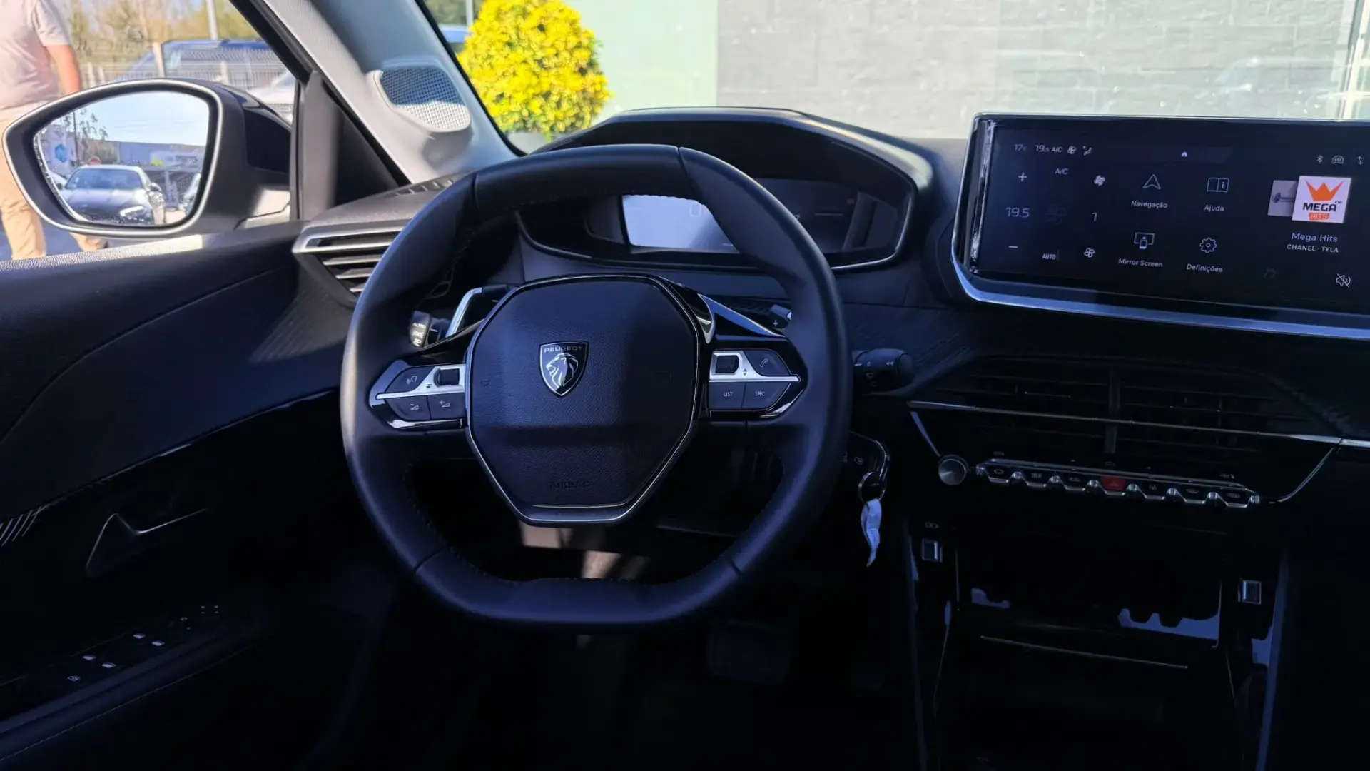 Peugeot 208 Peugeot 208 1.2 Hybrid Allure e-DCS6 15