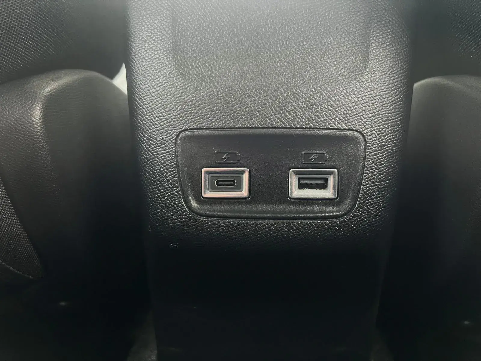 Peugeot 208 Peugeot 208 1.2 Hybrid Allure e-DCS6 17