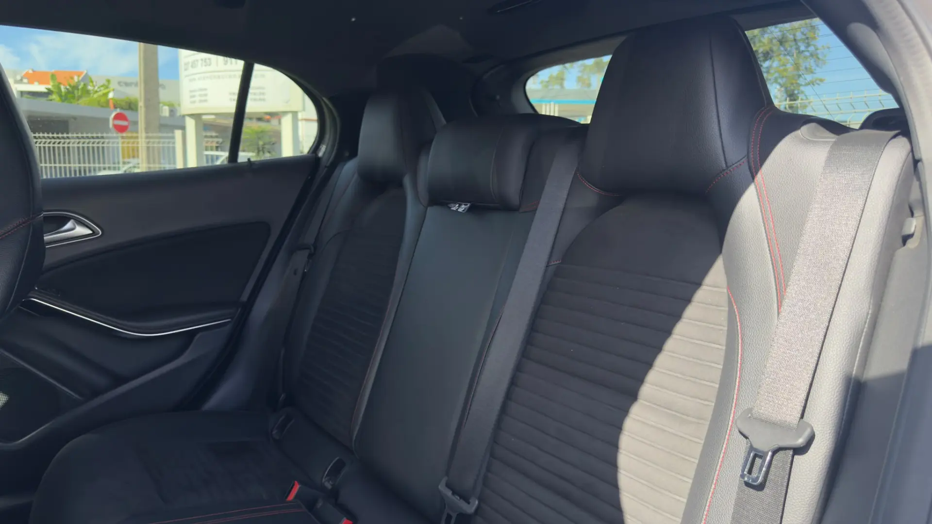 Mercedes-Benz GLA 200 d AMG Line 11