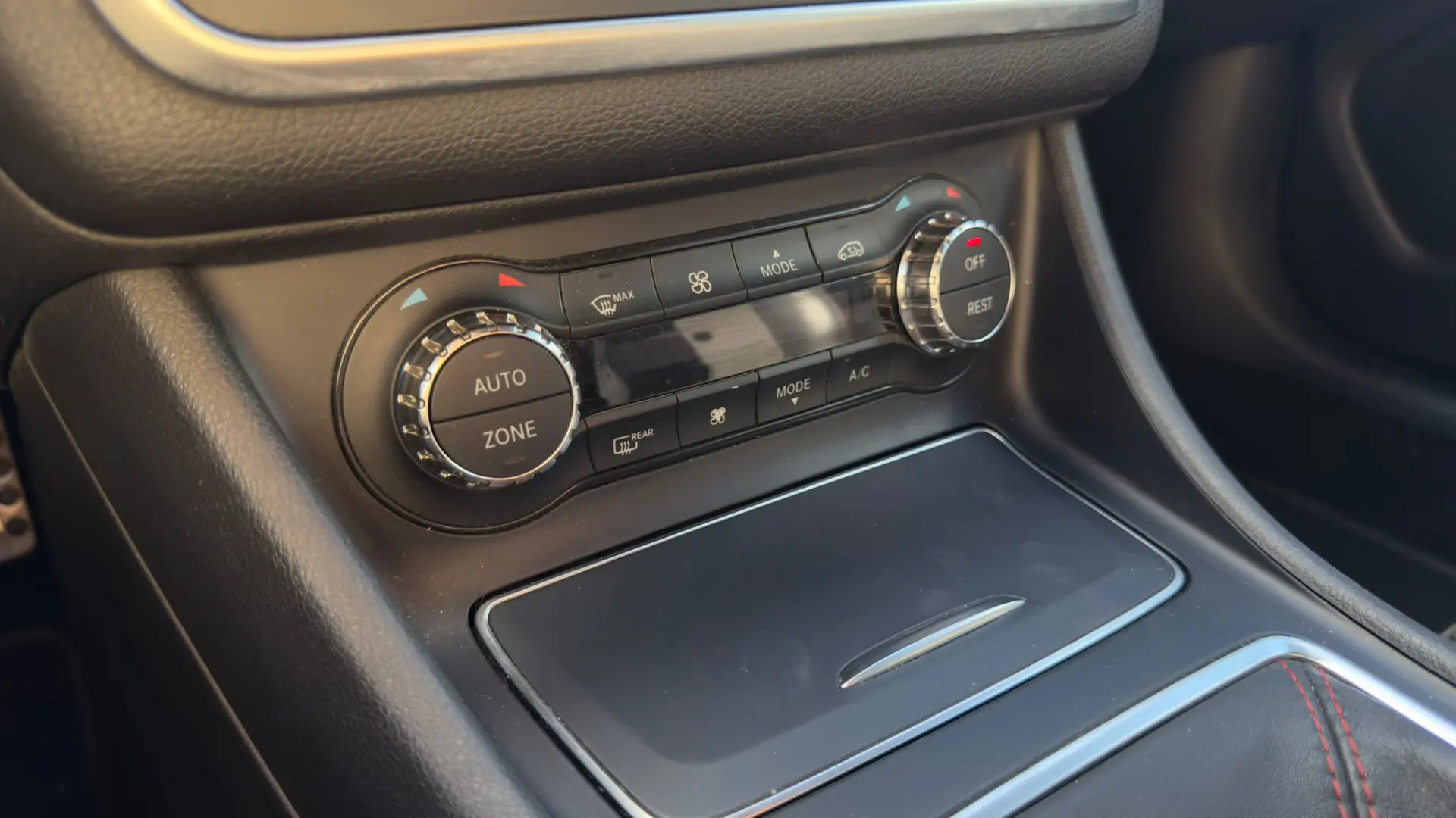 Mercedes-Benz GLA 200 d AMG Line 17