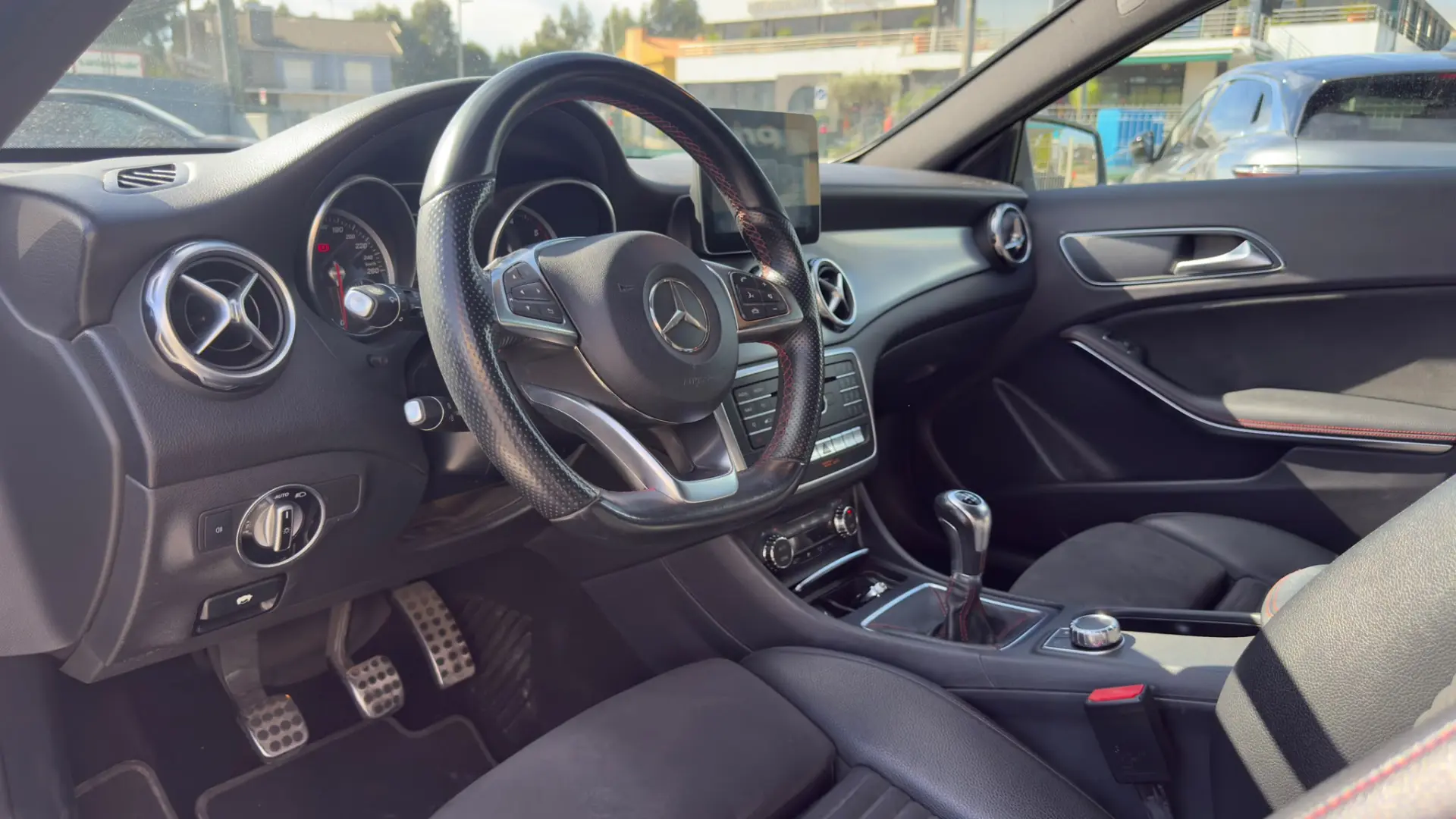 Mercedes-Benz GLA 200 d AMG Line 9