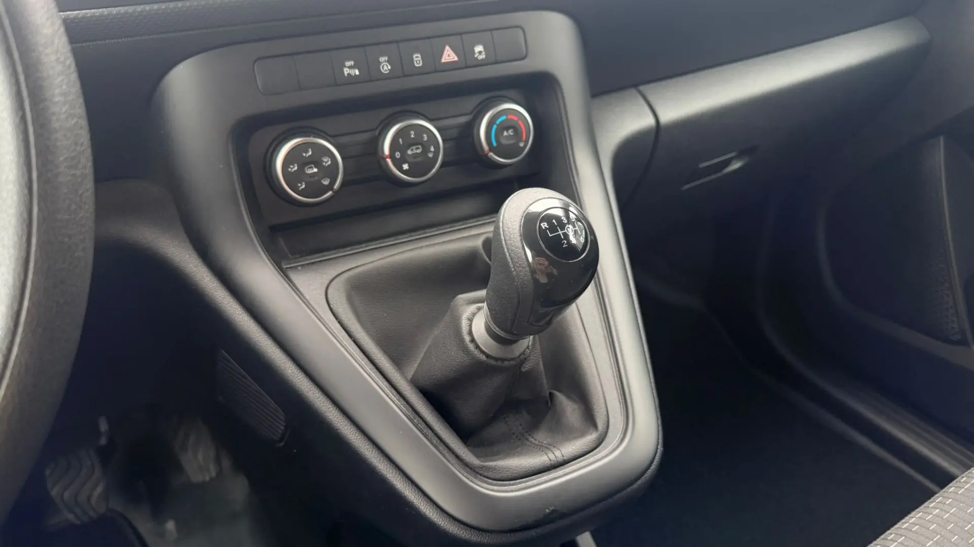 Mercedes-Benz Citan Outro 12