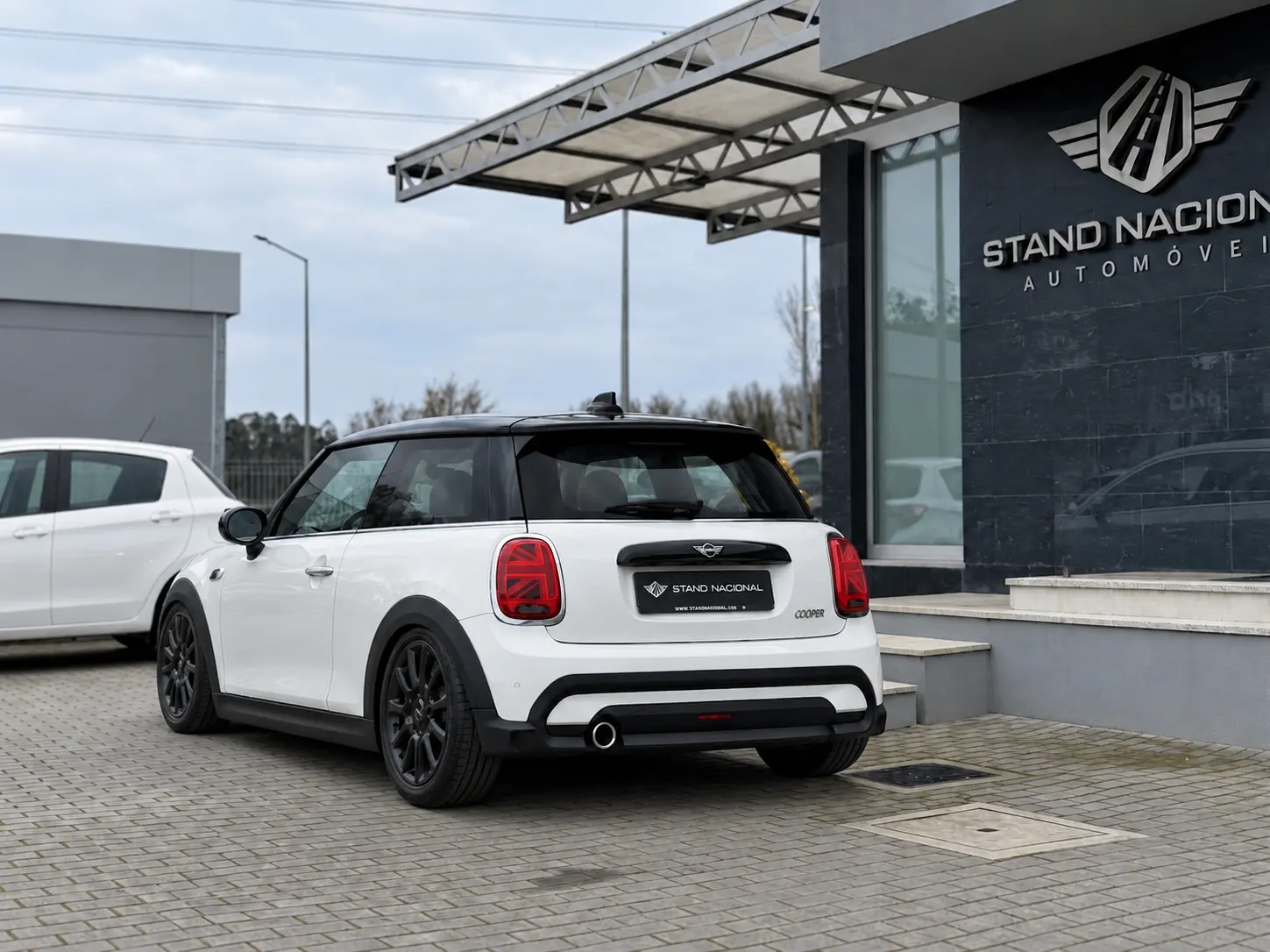 MINI 3 Portas Cooper Auto 8