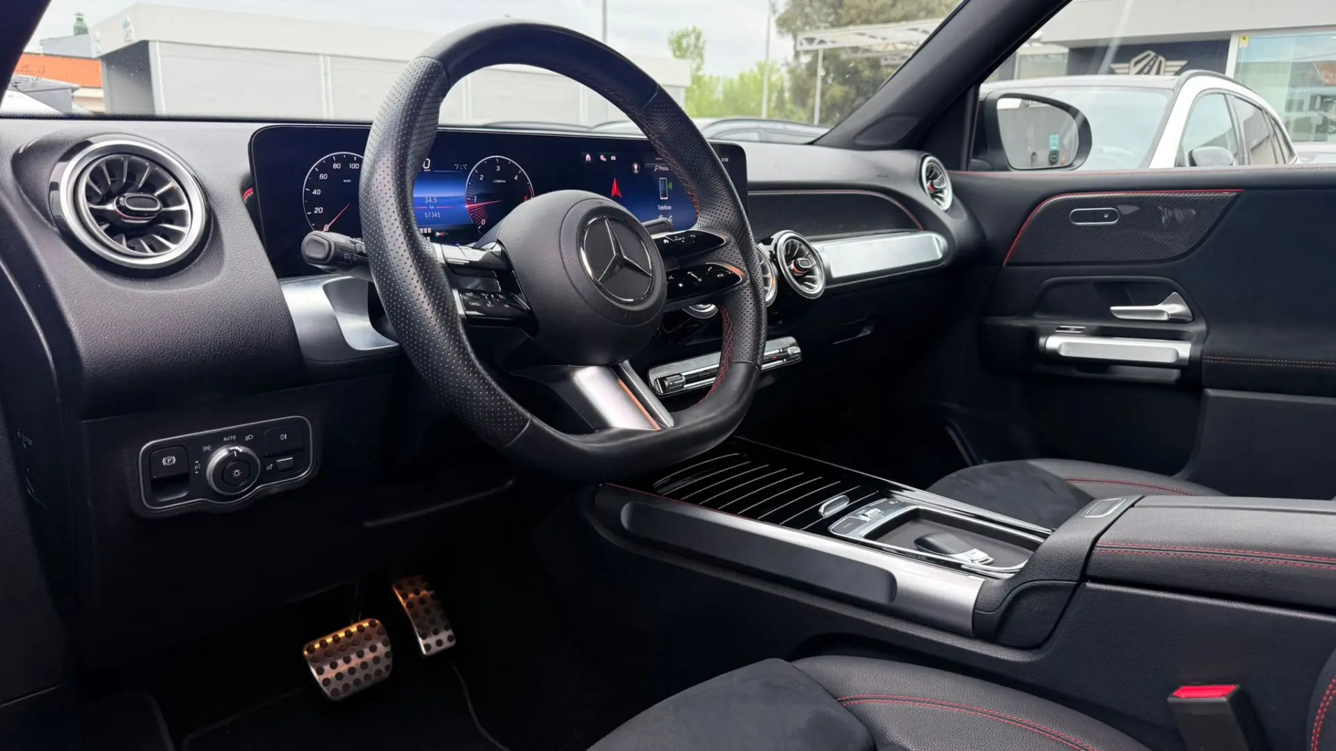 Mercedes-Benz GLB 180 d AMG Line 8