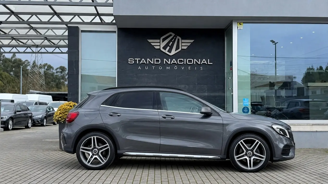 Mercedes-Benz GLA 200 d AMG Line 4