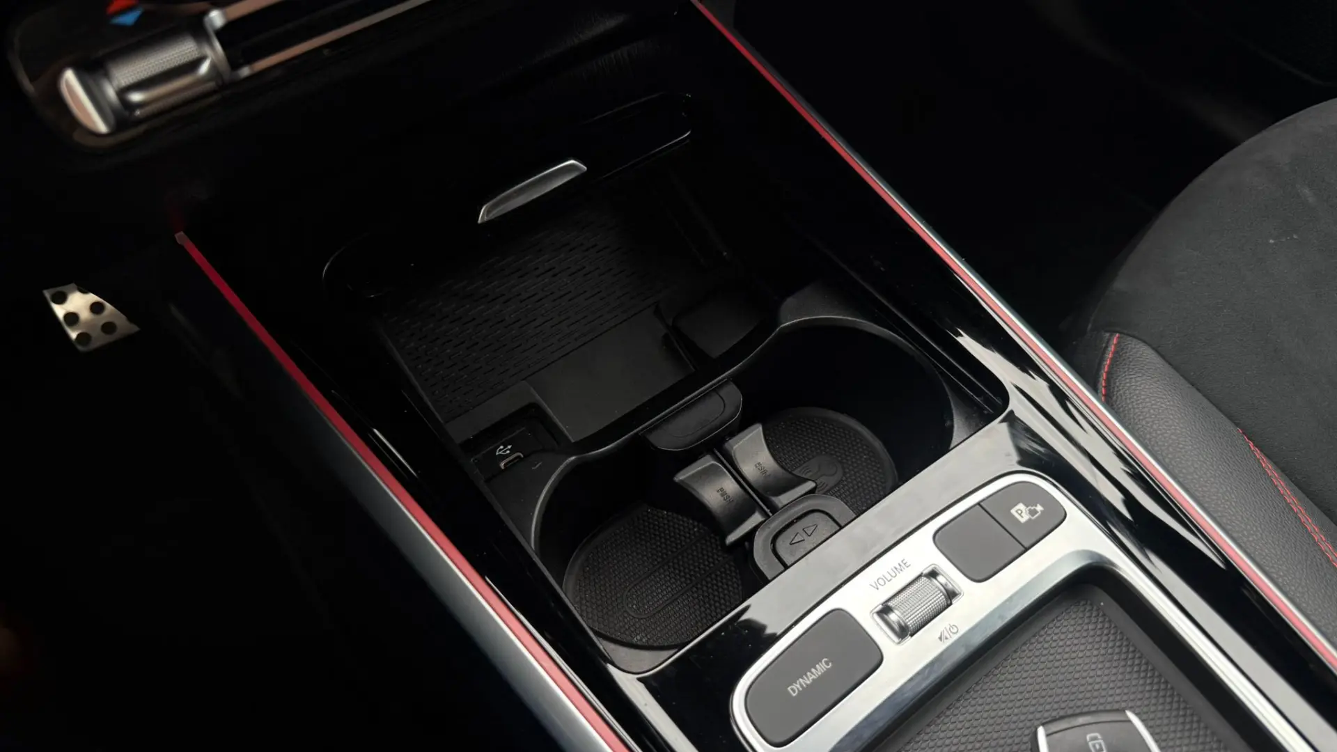 Mercedes-Benz GLB 180 d AMG Line 16