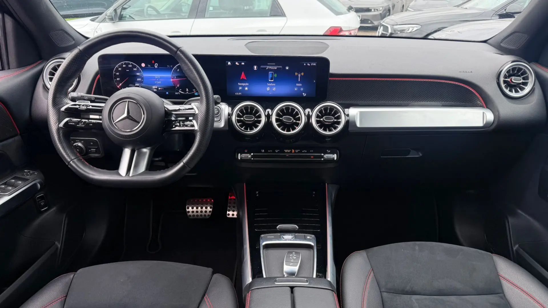 Mercedes-Benz GLB 180 d AMG Line 11