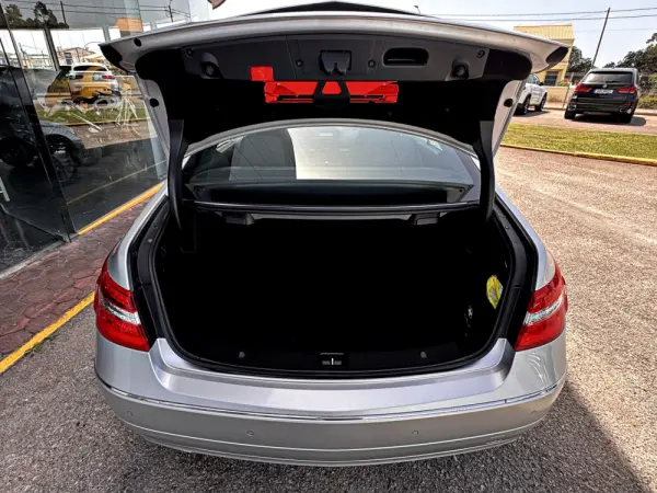 Mercedes-Benz E 220 CDi Avantgarde BlueEfficiency 26
