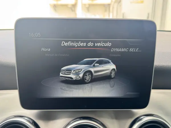Mercedes-Benz GLA 200 d 7G-DCT AMG Line 32