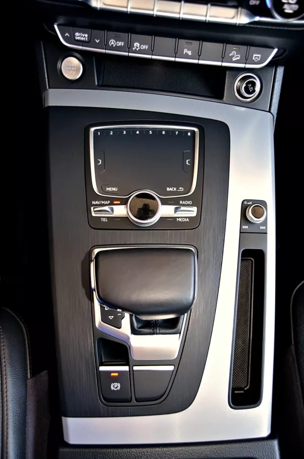 Audi Q5 2.0 TDi quattro Sport S-tronic 19