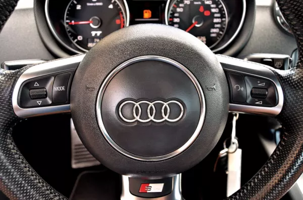 Audi TT Roadster 2.0 TDi quattro S-line 17