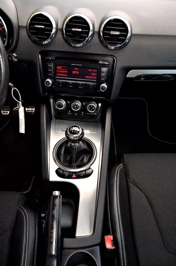 Audi TT Roadster 2.0 TDi quattro S-line 19