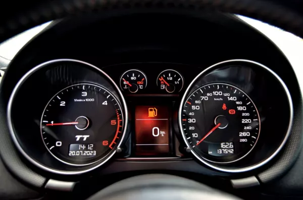 Audi TT Roadster 2.0 TDi quattro S-line 23